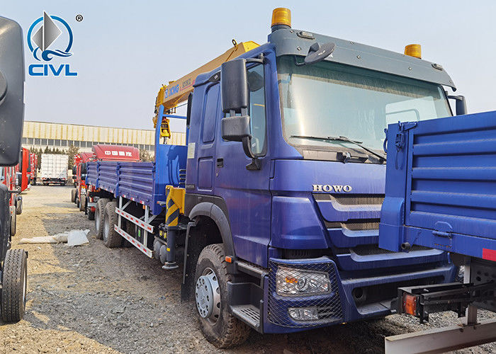 A cor azul do caminhão da carga do Sidewall de HOWO 6X4 com 10 toneladas de caminhão reto do crescimento montou o guindaste do caminhão do guindaste